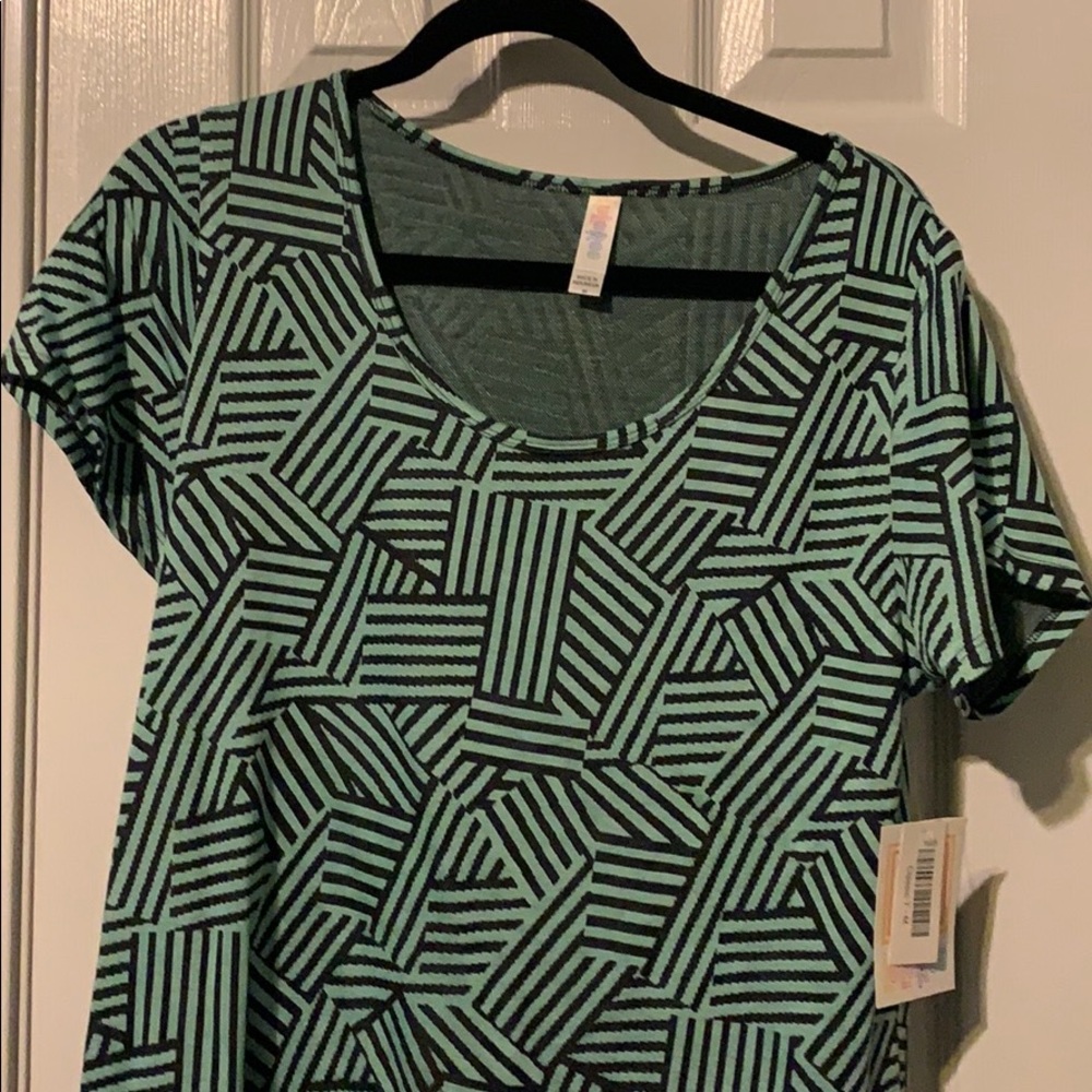 Lularoe M Classic T